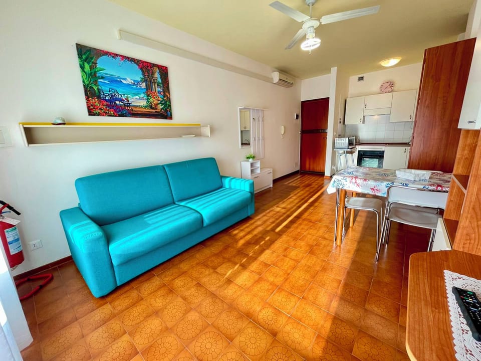 Apartment, 1 Bedroom, Balcony | Living room