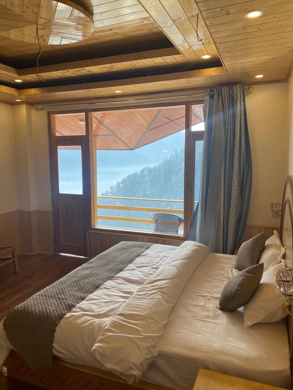 Comfort Room, Mountain View | Desk, free WiFi