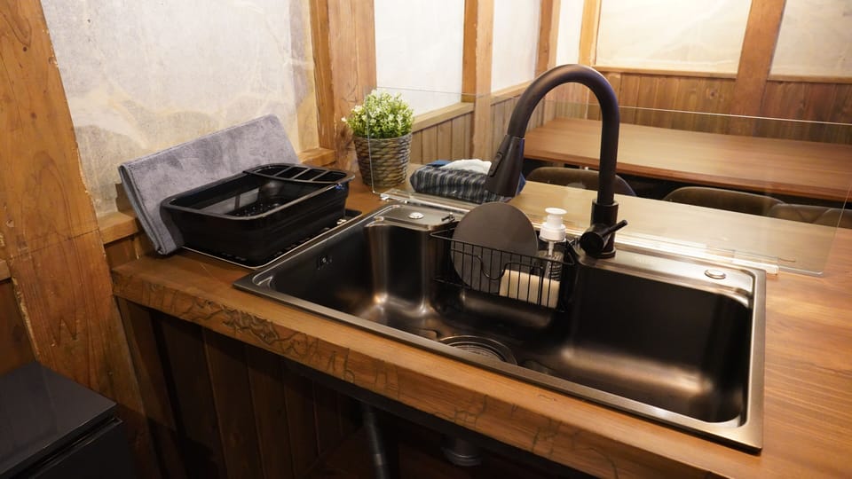 Comfort House, 1 Bedroom, Non Smoking | Private kitchen | Fridge, microwave, stovetop, electric kettle