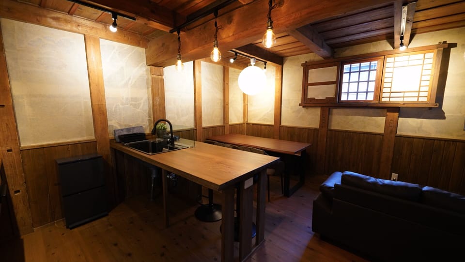 Comfort House, 1 Bedroom, Non Smoking | Living area | 40-inch flat-screen TV with digital channels