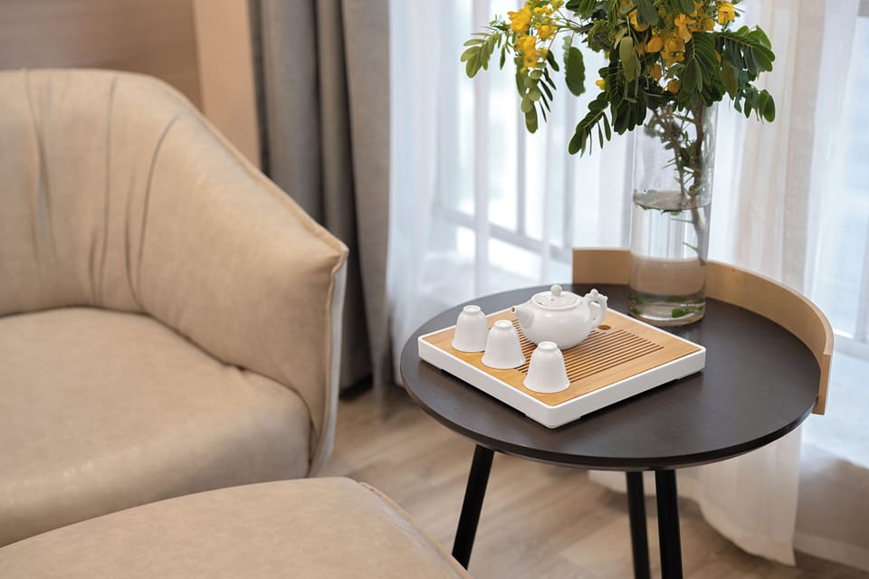 Business Single Room | Desk, laptop workspace, blackout drapes, iron/ironing board