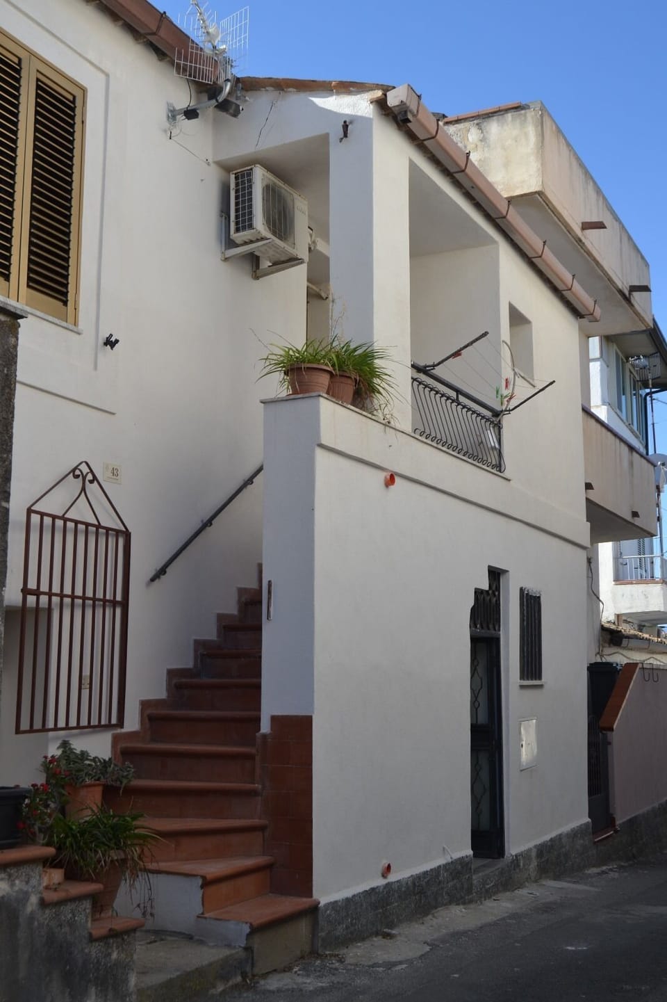 Apartment, 2 Bedrooms, Smoking | Exterior detail