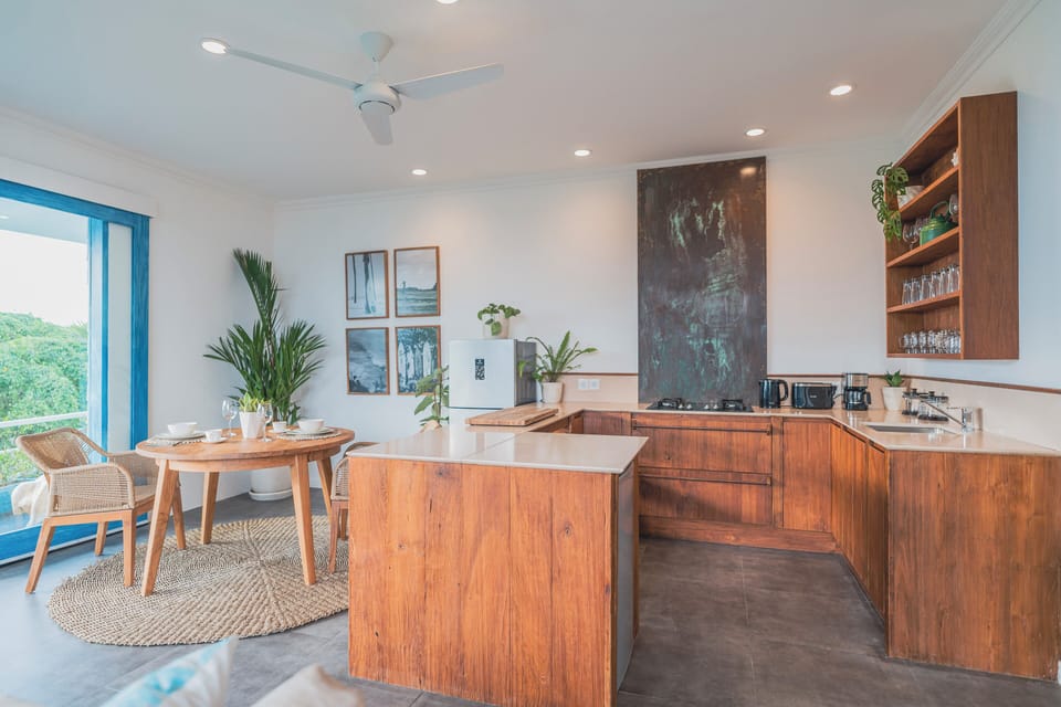 Comfort Apartment | Private kitchen | Electric kettle, toaster