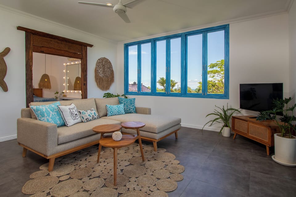 Comfort Apartment | Living area | TV