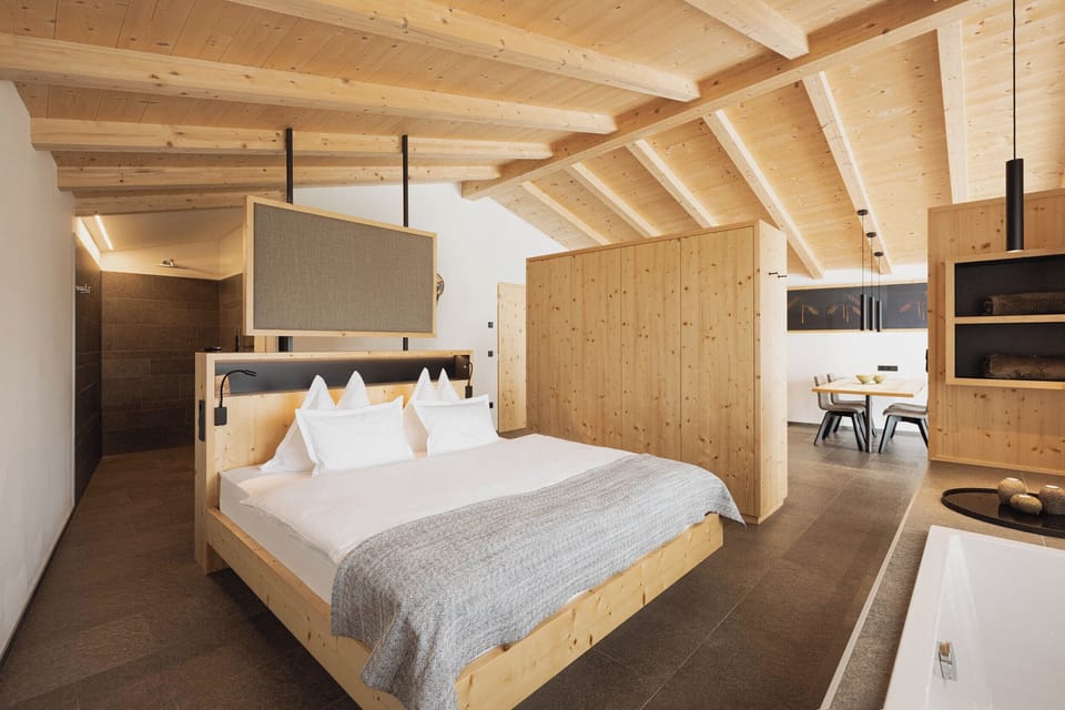 Lodge with private SPA Garden | 1 bedroom, in-room safe, desk, laptop workspace