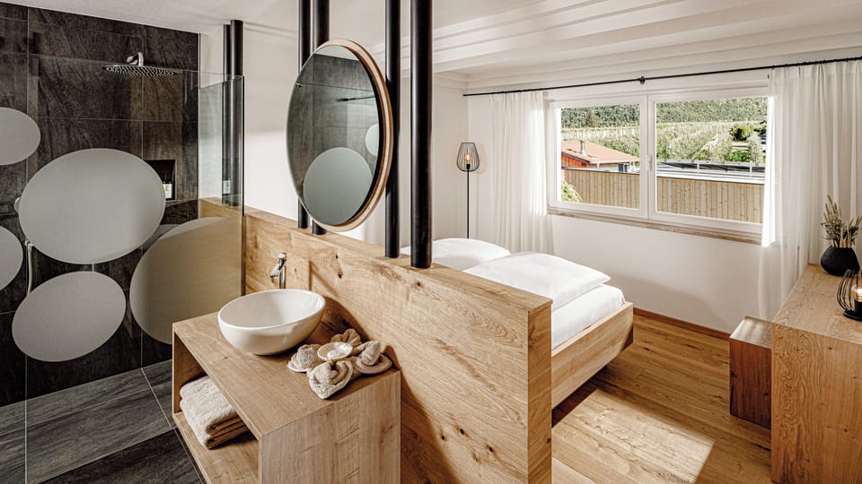 Premium Suite with private Sauna, 2 Balconies, Mountain view | 1 bedroom, in-room safe, desk, laptop workspace