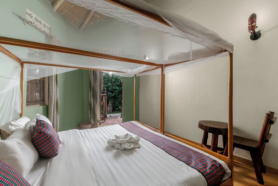 Deluxe Double Room | Premium bedding, down comforters, memory foam beds, laptop workspace