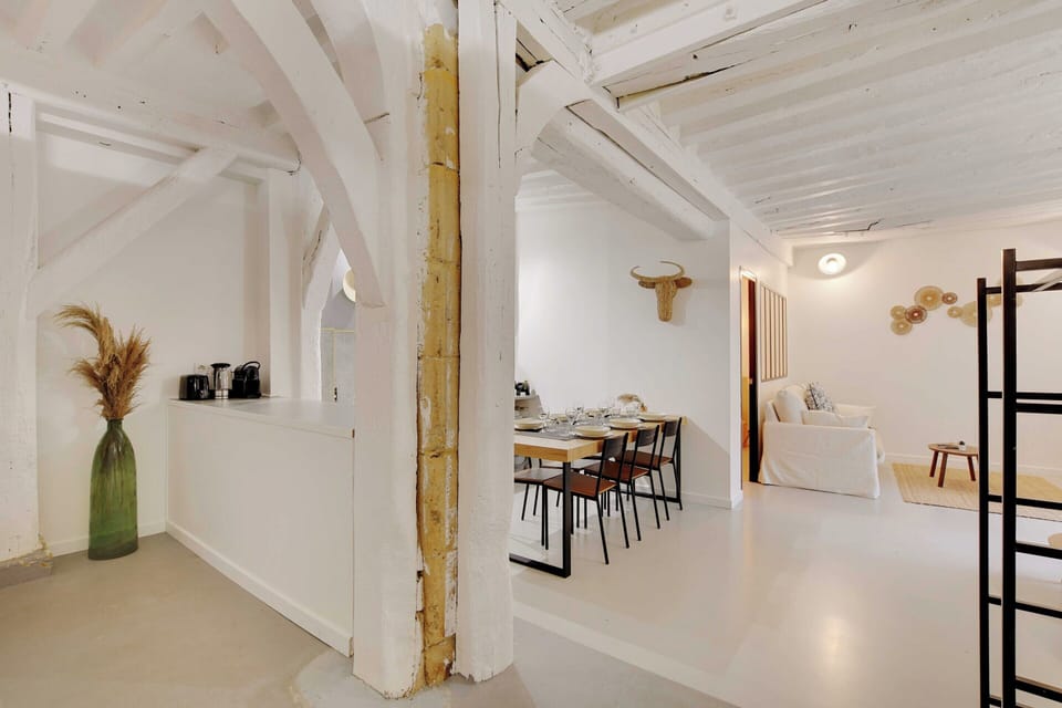 Apartment | Dining