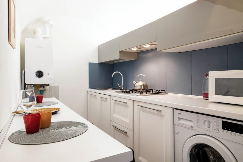 Basic Apartment | Private kitchen | Espresso maker, coffee/tea maker