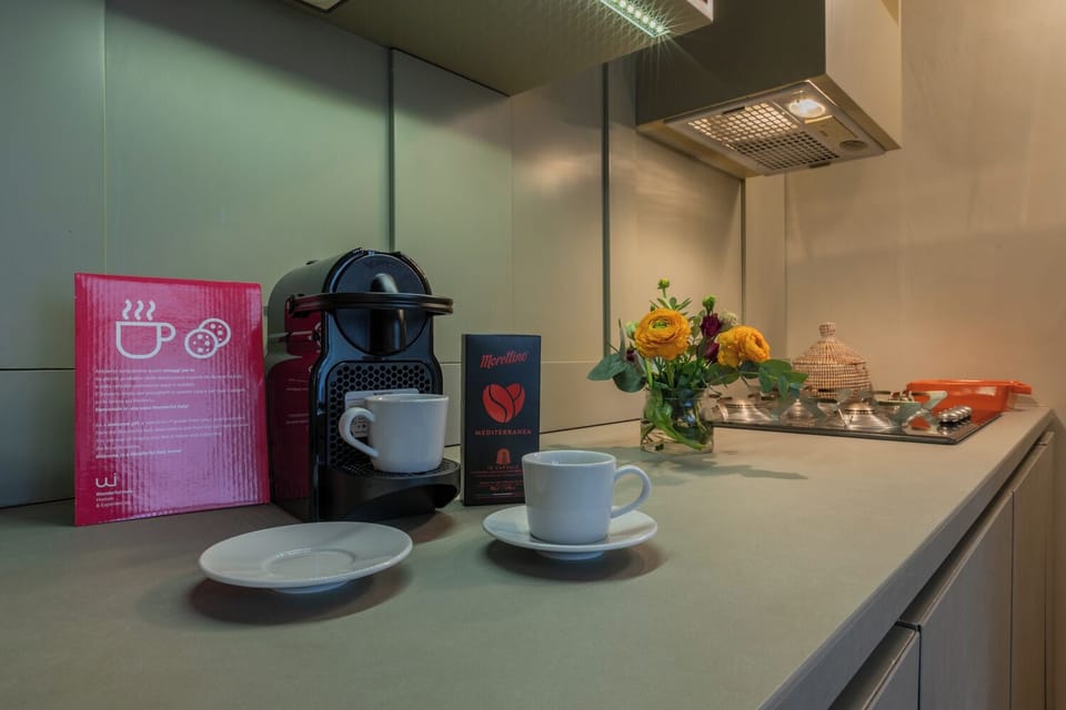 Deluxe Apartment | Coffee and/or coffee maker