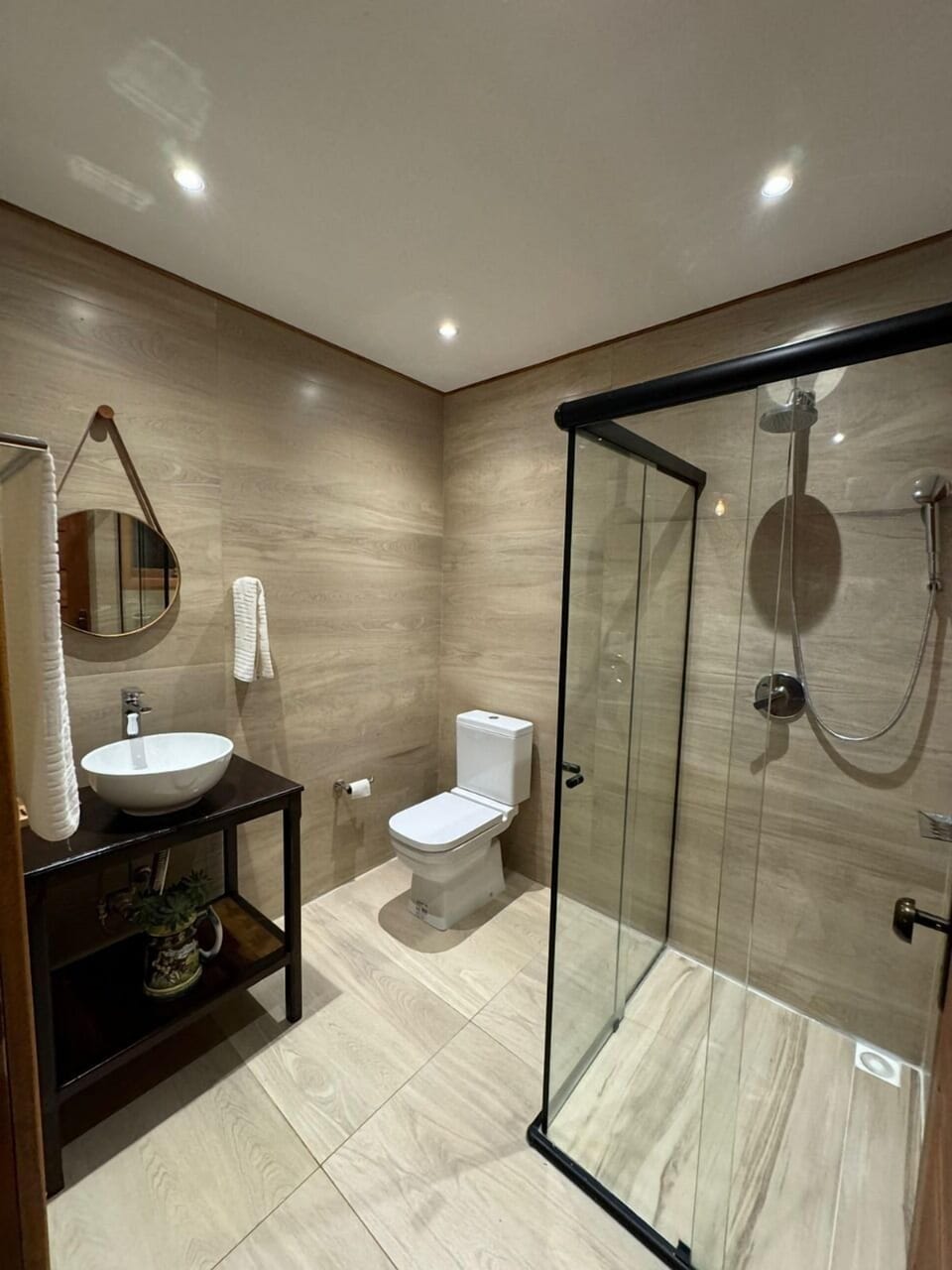 Deluxe Double Room, Mountain View | Bathroom | Separate tub and shower, hair dryer, bathrobes, towels