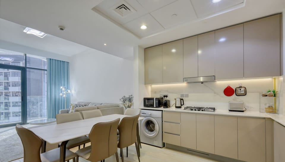 Comfort Apartment, City View | In-room dining