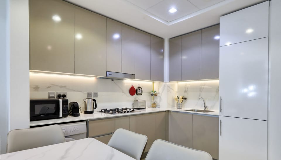 Comfort Apartment, City View | In-room dining