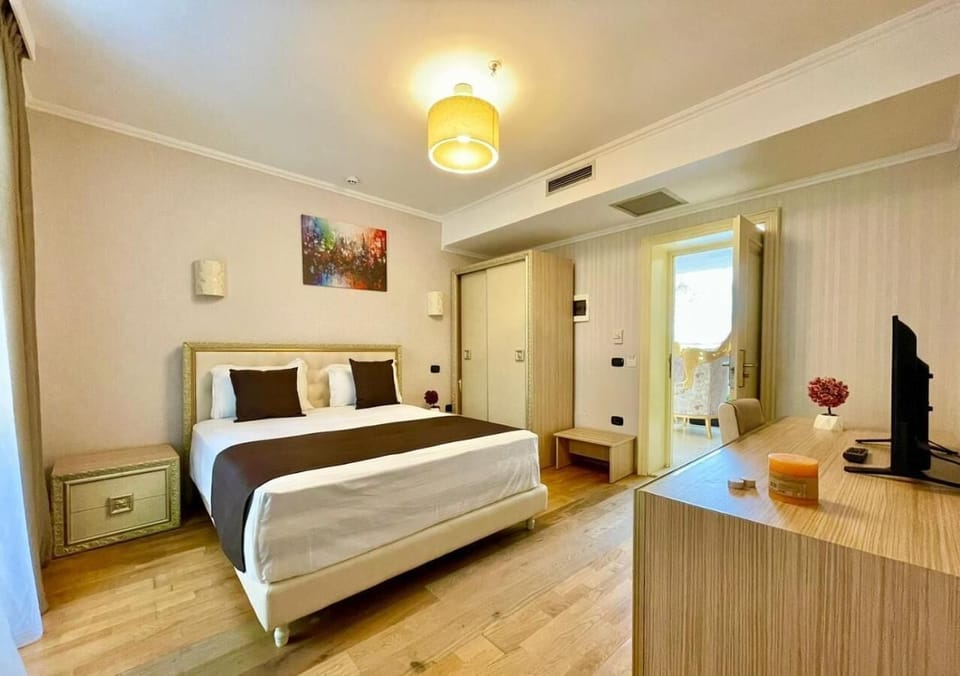 Standard Double Room, Pool View | Minibar, desk, laptop workspace, soundproofing