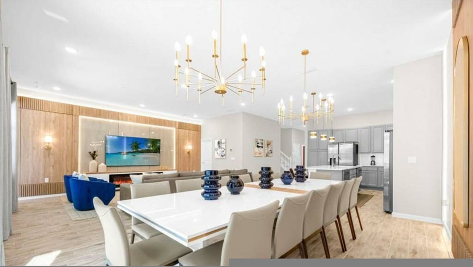 House | 12 bedrooms