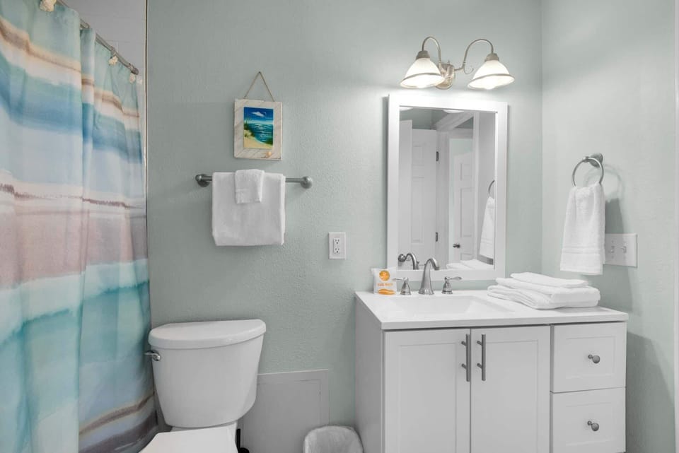 Beachview 102 - Flaming Sunrise Apartment in Pensacola Beach