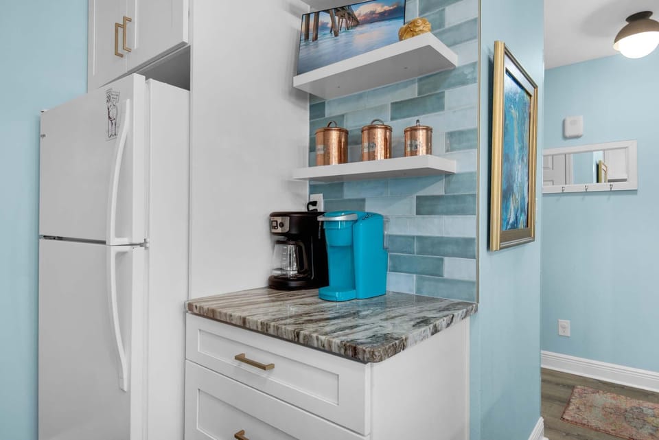 Condo, Multiple Beds (Beachview 102 - Flaming Sunrise) | Interior
