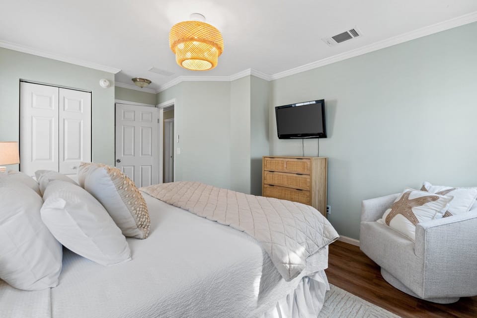 House, Partial Sea View | 3 bedrooms, laptop workspace, iron/ironing board, free WiFi