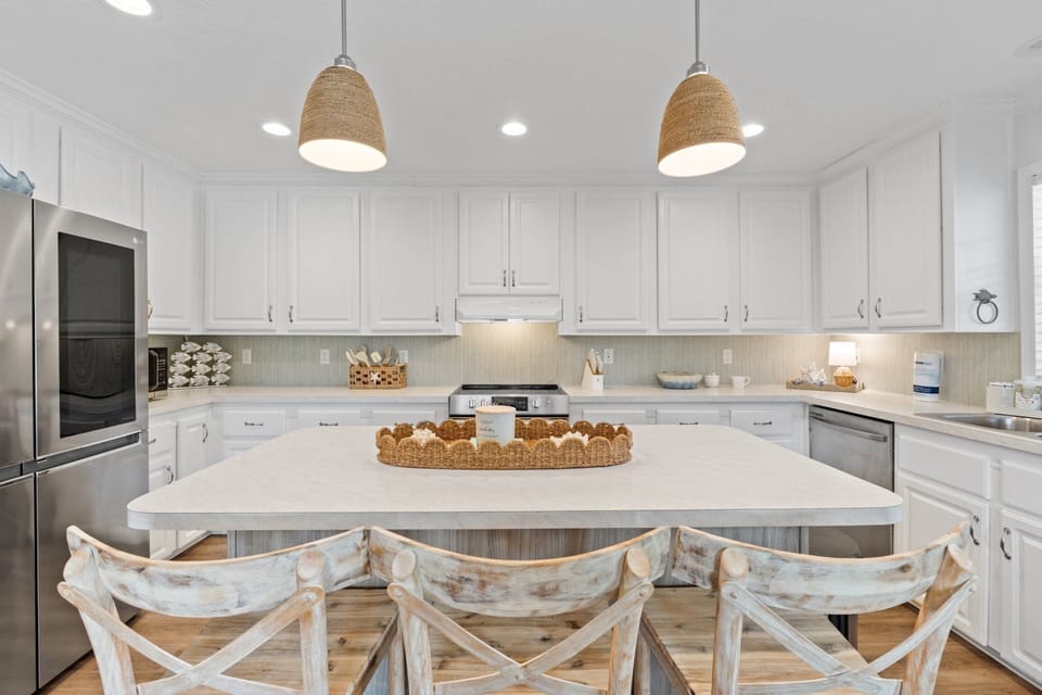 House, Partial Sea View | Private kitchen | Full-size fridge, microwave, oven, stovetop