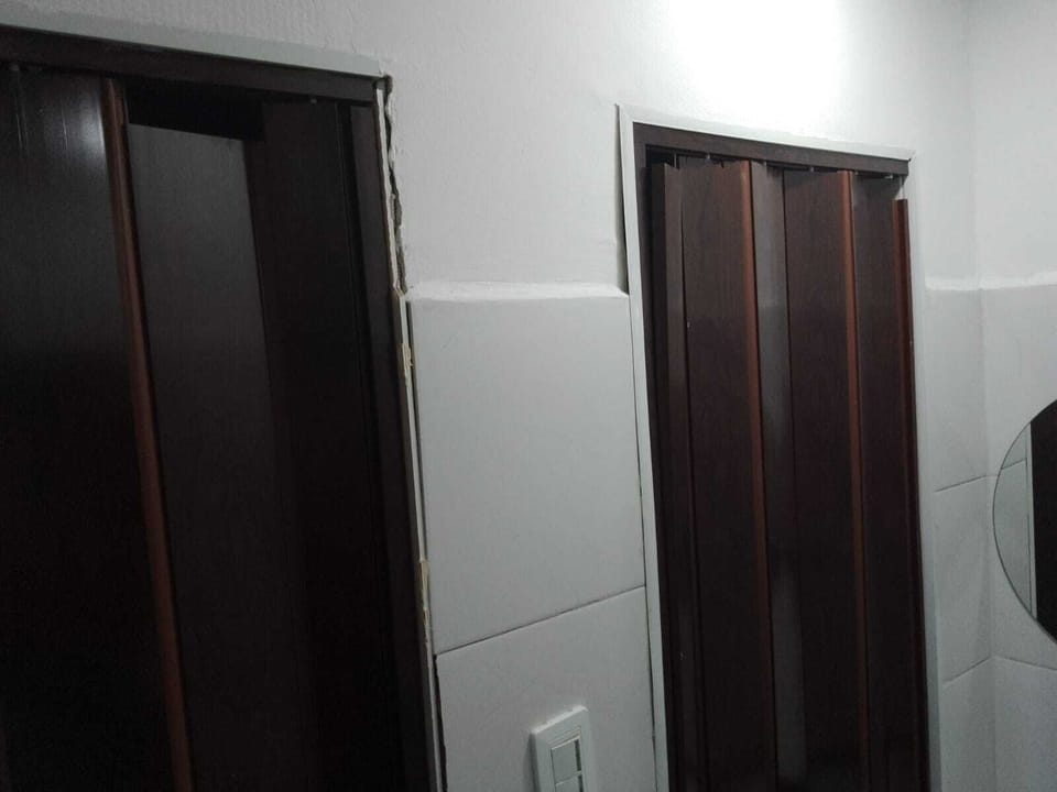 Towels, soap, shampoo, toilet paper