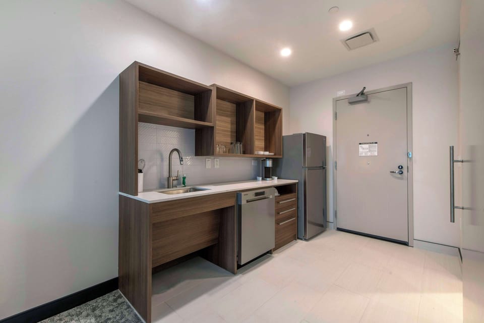 Microwave, coffee/tea maker