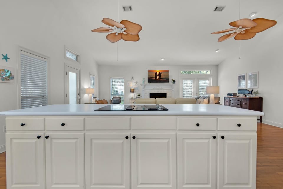 House, Multiple Beds (Beachwood Bliss) | Interior