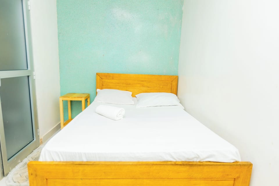 Standard Double Room | Free WiFi, bed sheets