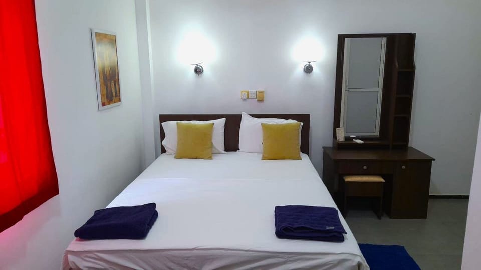 Deluxe Double Room, Non Smoking | Desk, laptop workspace, soundproofing, free WiFi