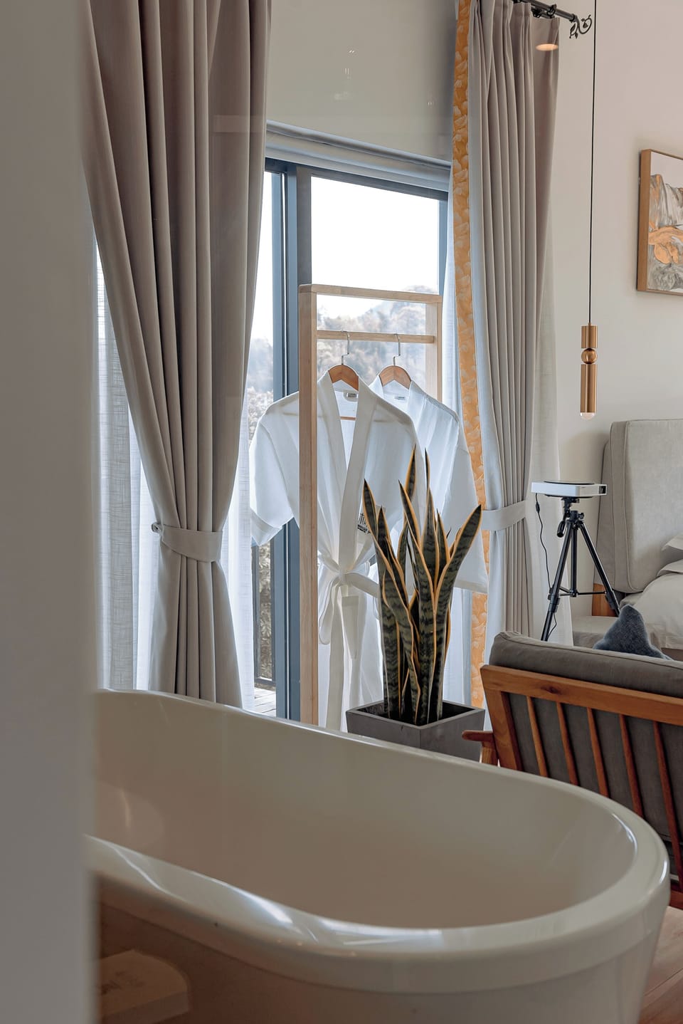 Deluxe Double Room, Balcony, Hill View