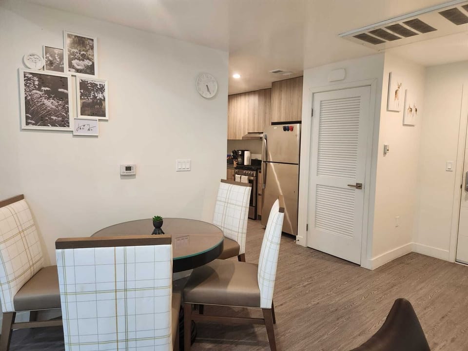 Desk, laptop workspace, iron/ironing board, WiFi (free)