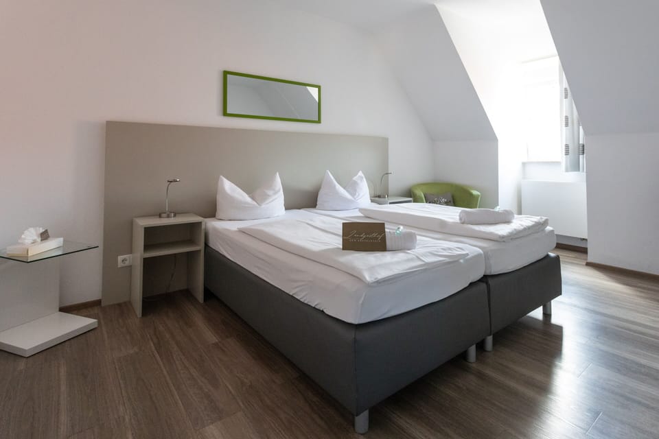 Classic Twin Room, Private Bathroom | Free WiFi