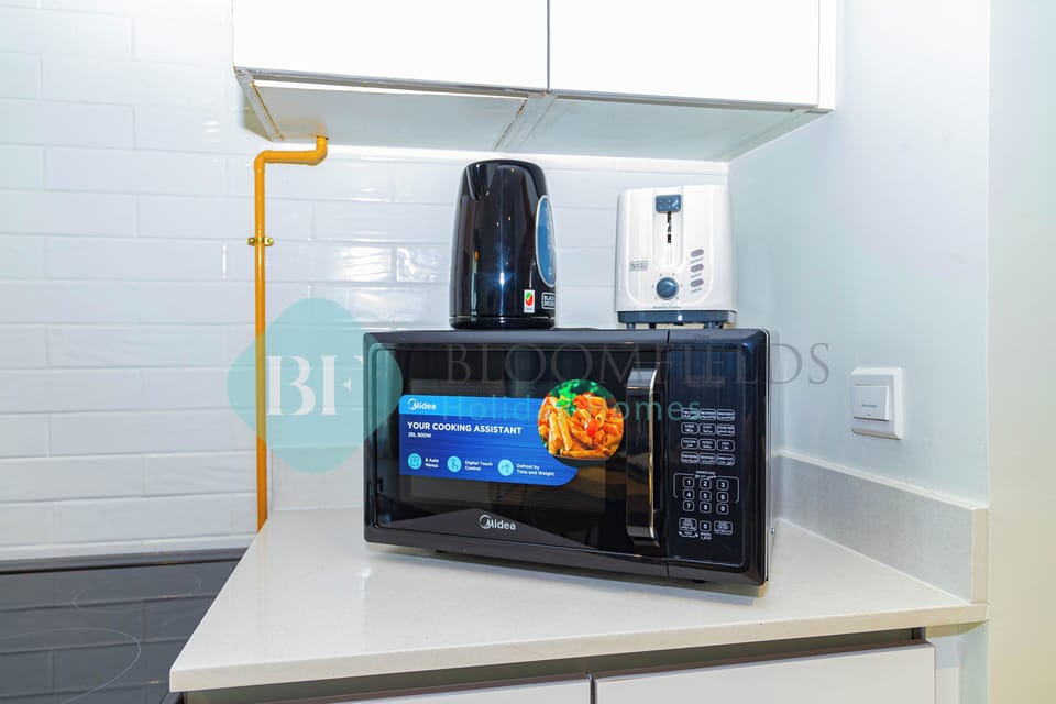 Electric kettle, toaster