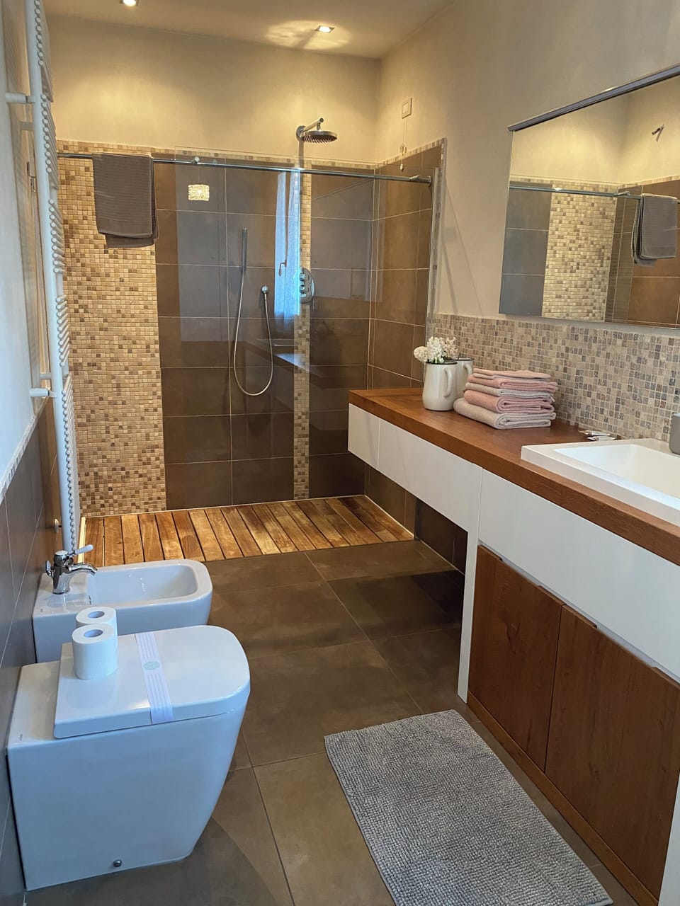 Hair dryer, soap, shampoo, toilet paper