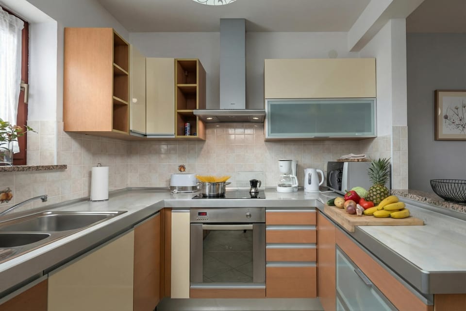 Family House, 3 Bedrooms, Microwave (Casa Celeste With Private Pool) | Private kitchen