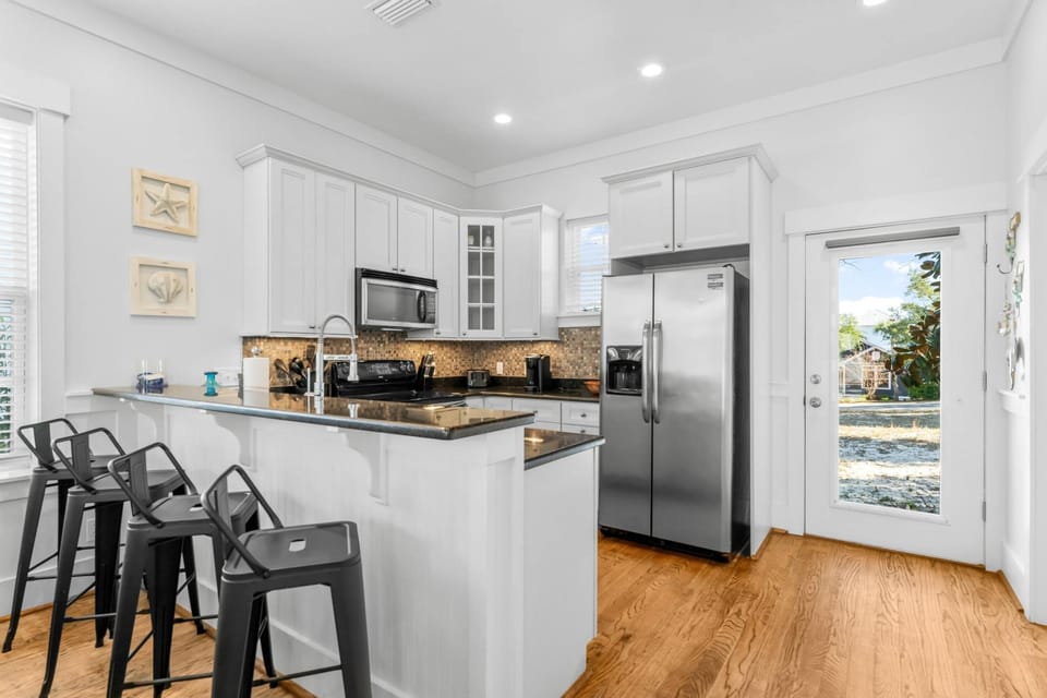 House, Resort View | Private kitchen | Full-size fridge, microwave, oven, stovetop
