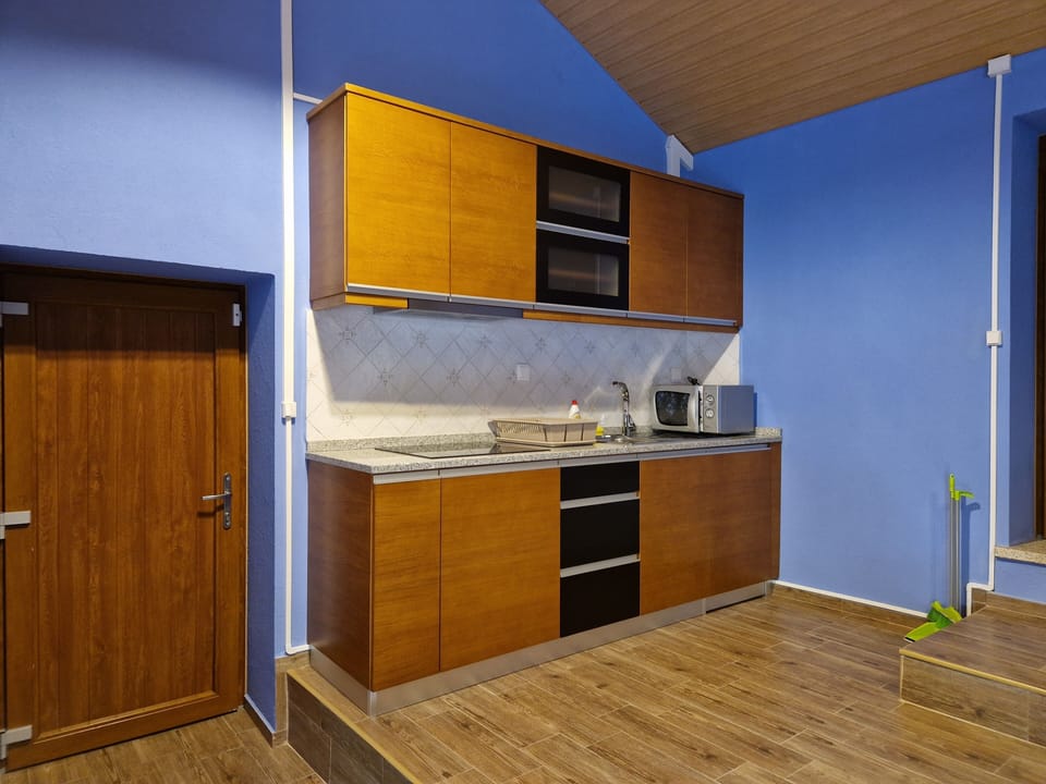 Standard Cottage, 1 Bedroom | Private kitchen | Electric kettle