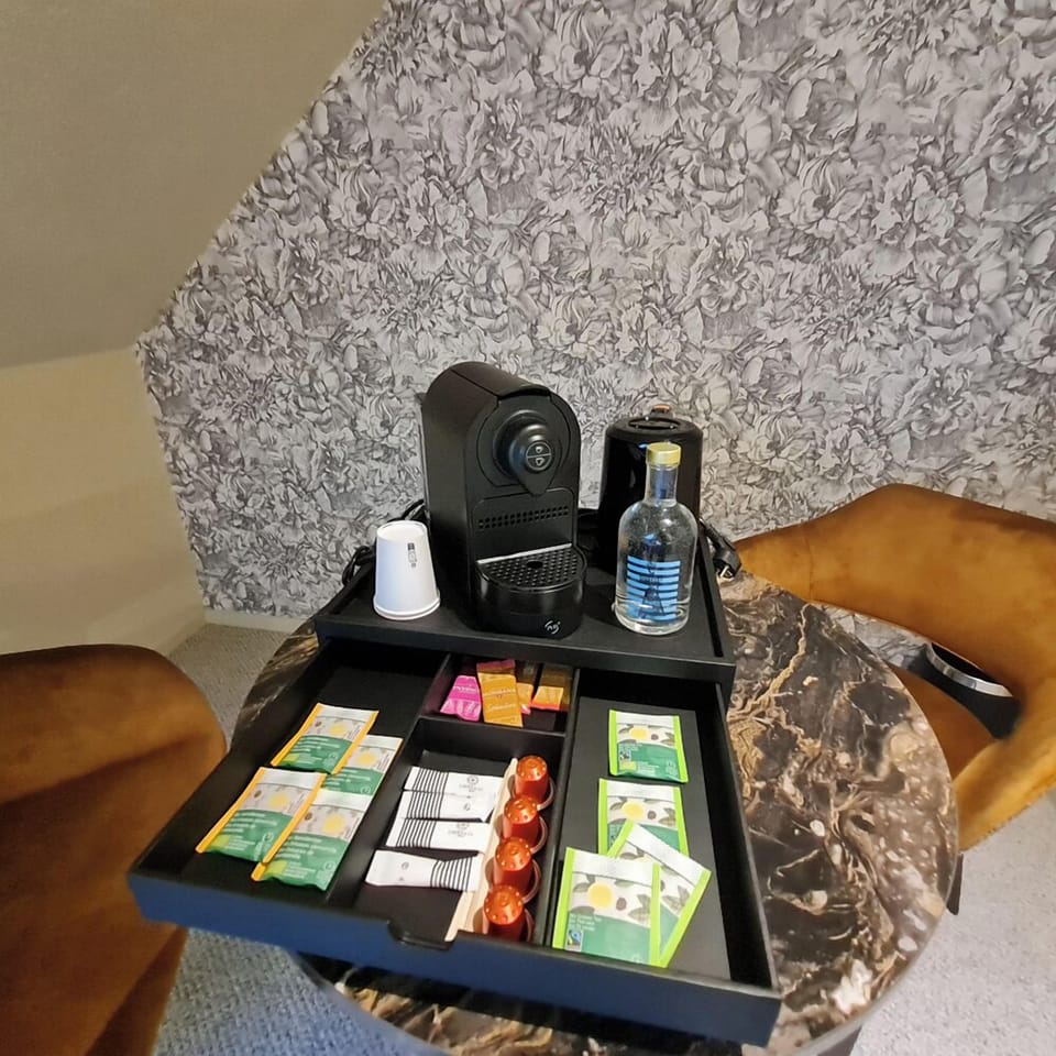 Business Room | Free cribs/infant beds, free WiFi, bed sheets