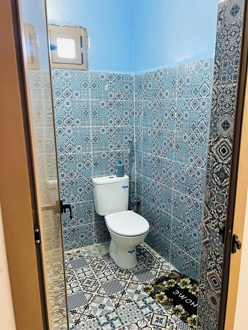 Shared Dormitory, 1 Twin Bed, Vision Accessible, Non Smoking | Bathroom | Slippers, towels, soap, shampoo