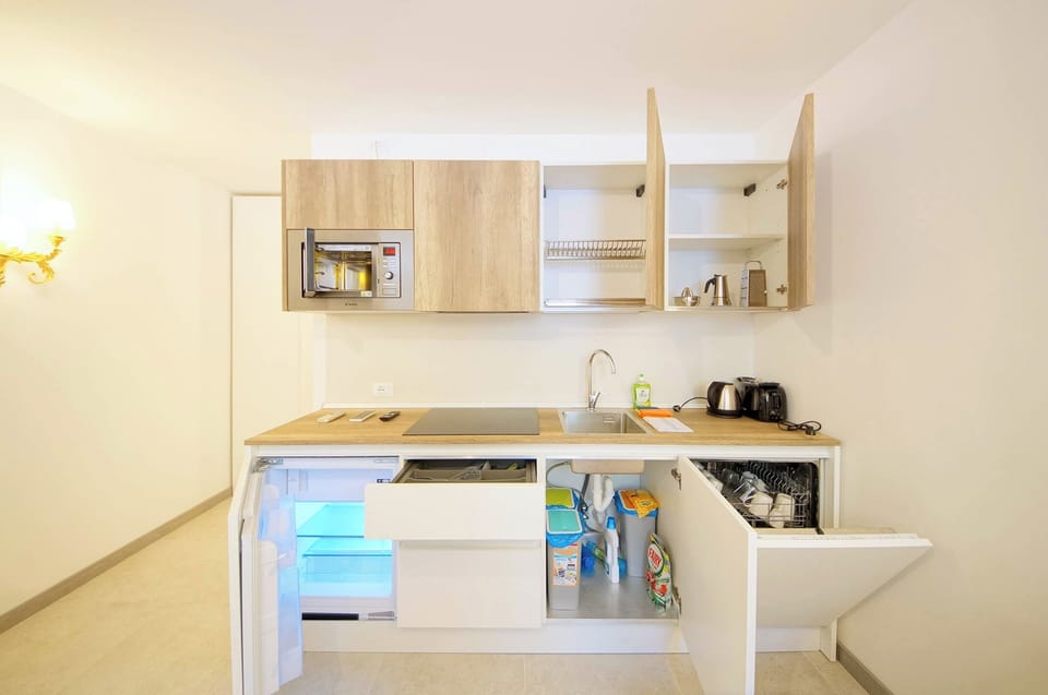 Apartment, Patio | Living area | Flat-screen TV