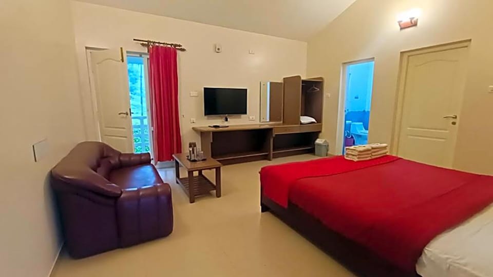 Elite Double Room | Desk, WiFi (free), bed sheets