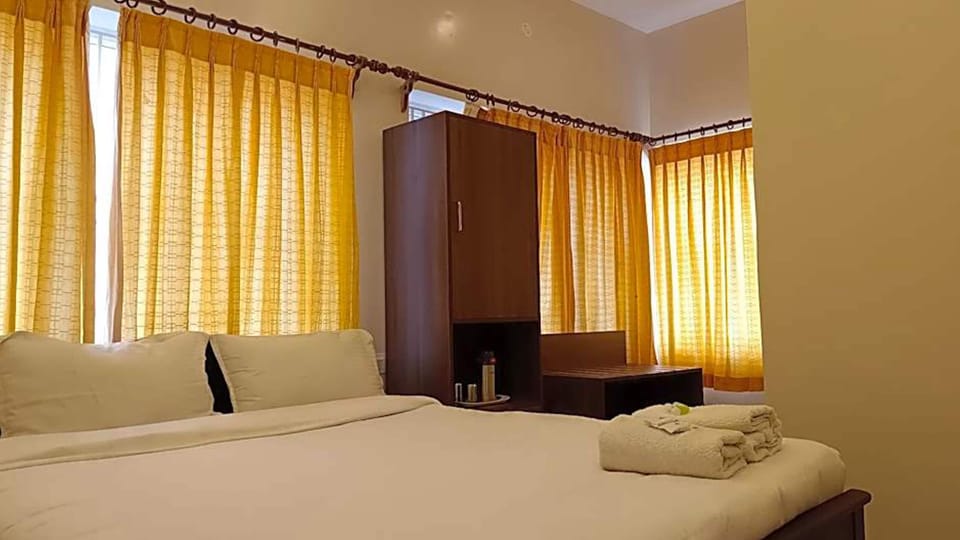 Honeymoon Double Room | Desk, WiFi (free), bed sheets