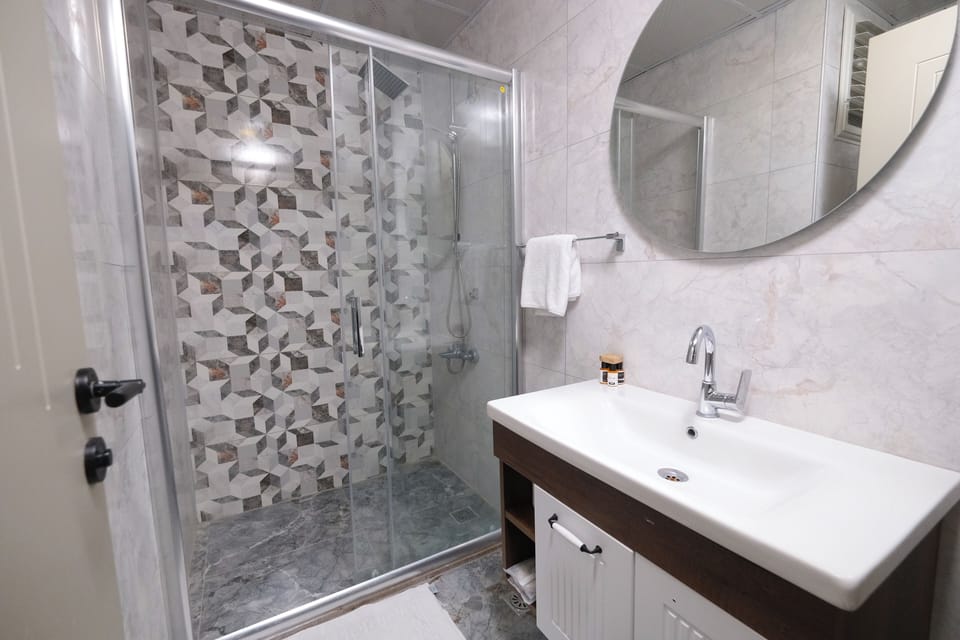 Standard Double Room, 1 Bedroom, Sea View | Bathroom | Free toiletries, hair dryer, slippers, soap
