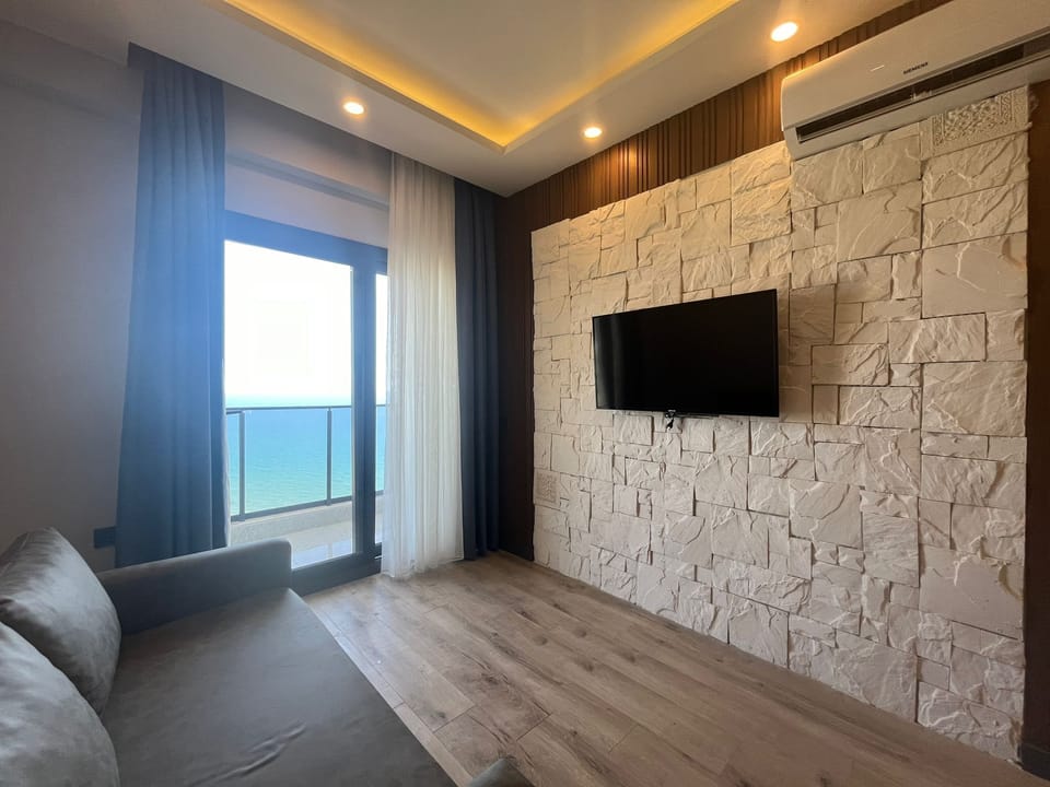 Superior Suite | Living area | TV