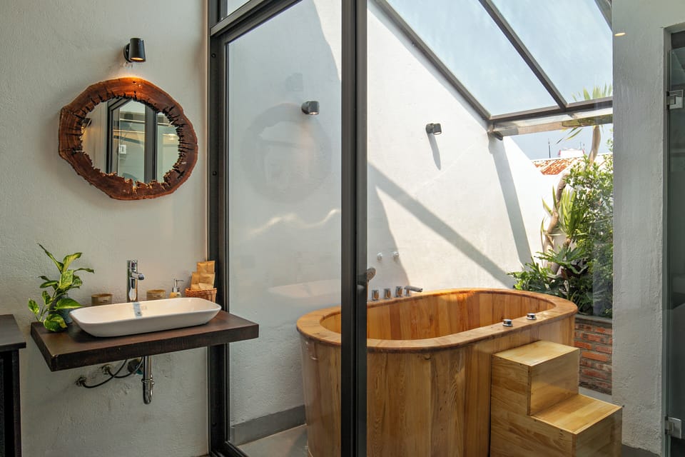Premium Double Room | Bathroom | Free toiletries, hair dryer, bathrobes, slippers