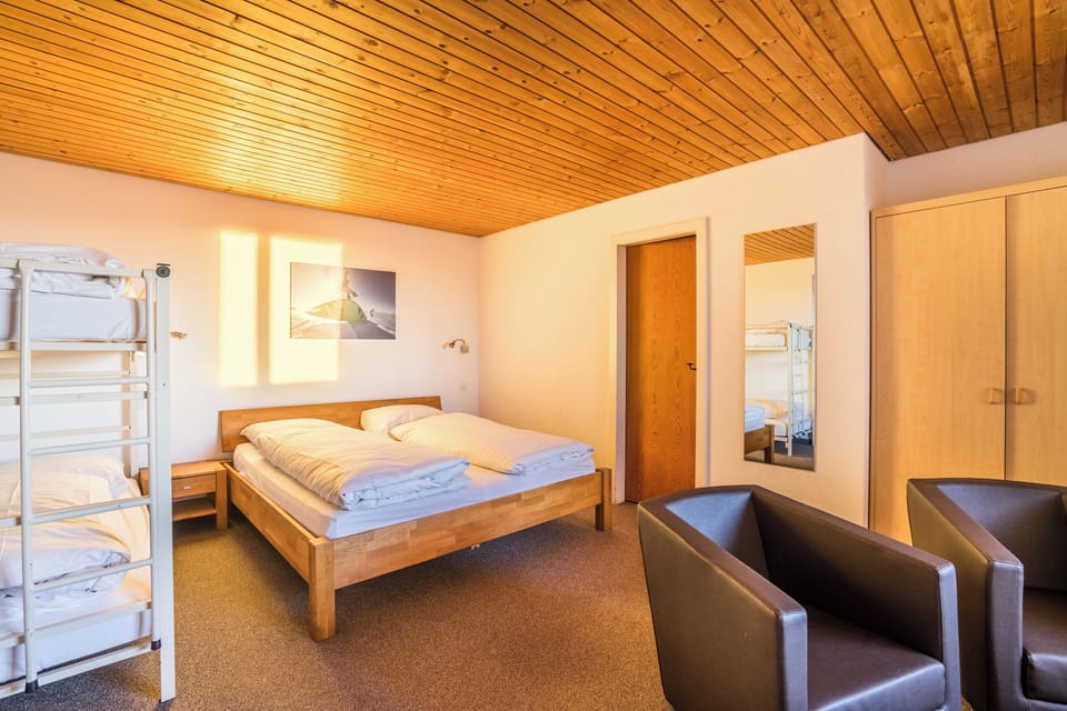 Quadruple Room, Mountain View | Free WiFi