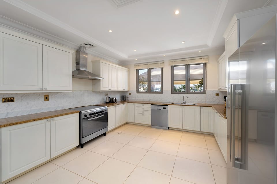 Luxury Villa, Non Smoking | Private kitchen | Electric kettle