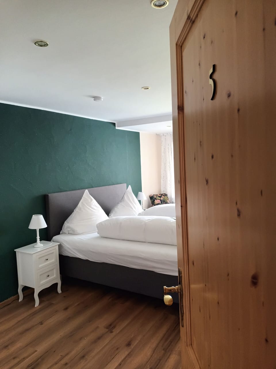 Basic Double Room, 1 Queen Bed | Free WiFi
