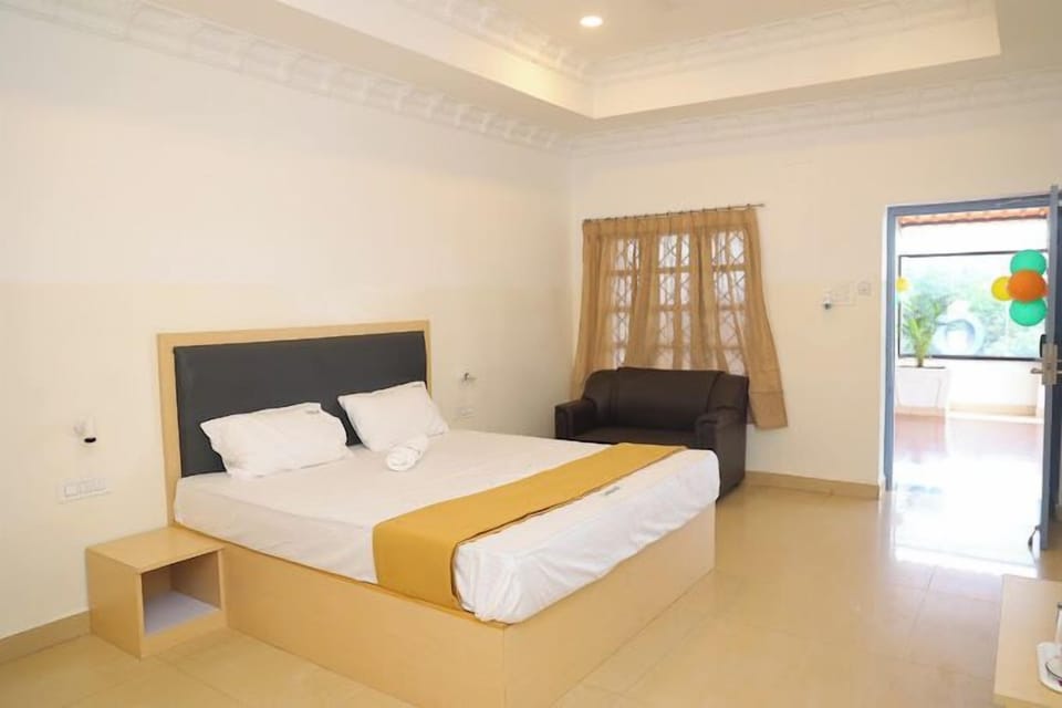 Deluxe Double Room | Desk, laptop workspace, free WiFi