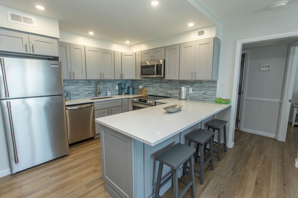 Condo, 3 Bedrooms | Private kitchen | Coffee/tea maker, fridge, oven, toaster