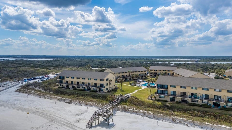 Condo, 2 Bedrooms | Exterior